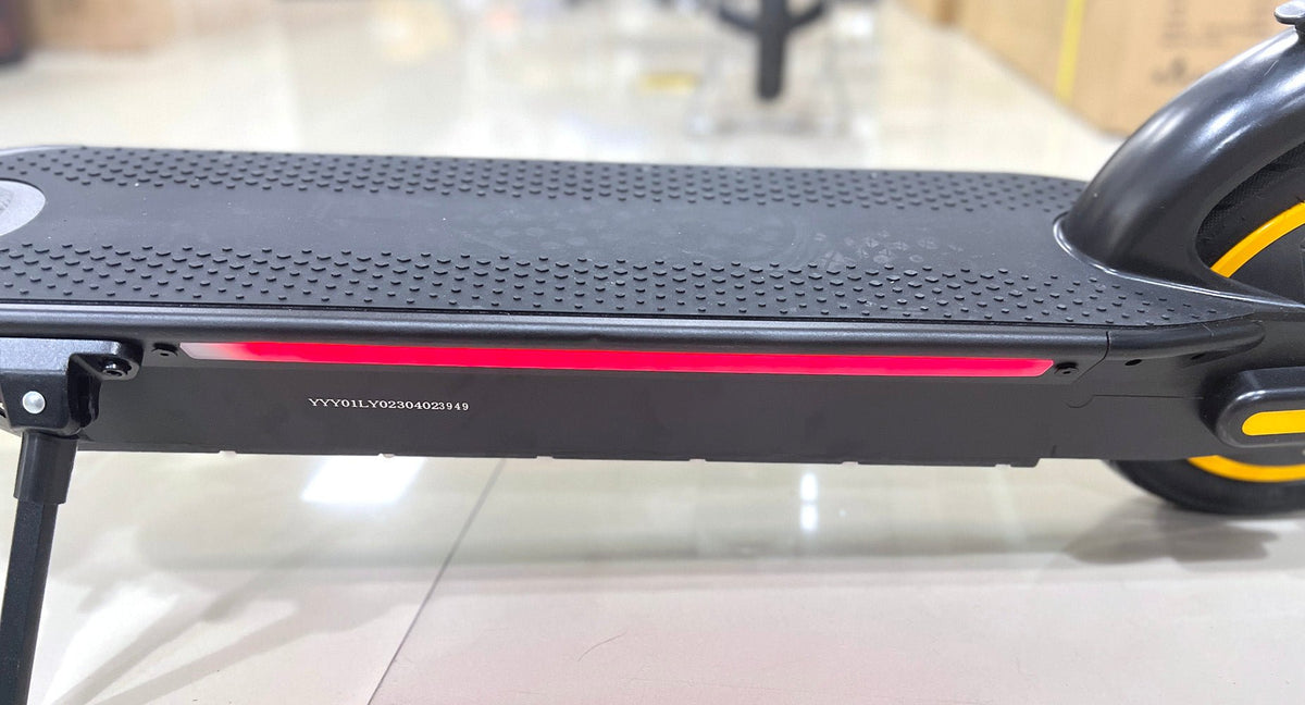 CRONY XM MAX ZHONG With Antivibrator E-Scooter APP 30km/h Aluminium Alloy Folded 10 Inch tires | Dark grey - Edragonmall.com