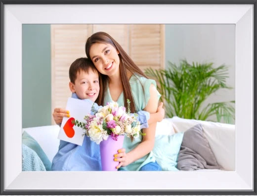Crony JT101F-102 10.1 Ineh wIFI Digitsl Photo Frame Bring your memories to life with this 10.1 Inch Android WiFi Cloud Digital Photo Frame (16GB Memory)